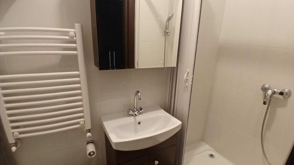 Apartament spatios 2 camere, 2 bai si balcon 13mp in zona Poltehnica - Poză 7
