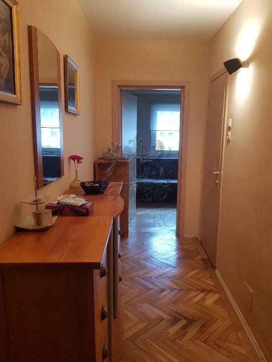 4 Camere | McDonalds Romana | Fara risc seismic | Metrou | Raritate - Poză 5