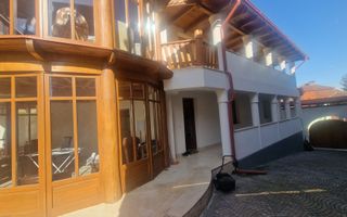 Vila tip conac cu 4 apartamente mobilate si utilate în Aiud - Poză 3