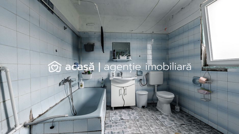 Locuință pentru familie mare apartament la casă, cu teren, Bujac. - Poză 9