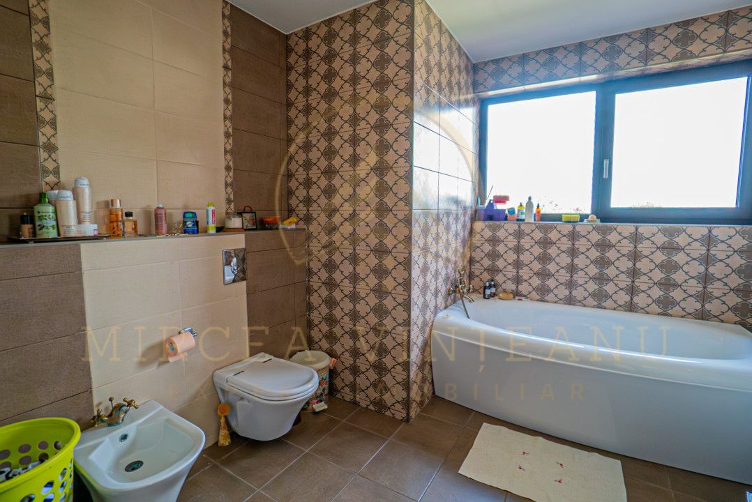 Palazu Mare / Elvila  - Vila deosebită compusă din S+P+2E, mobilata și utilata - Poză 57