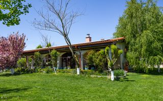 Resedinta spectaculoasa  – Vila exclusivista deschidere directa la lac - Poză 42