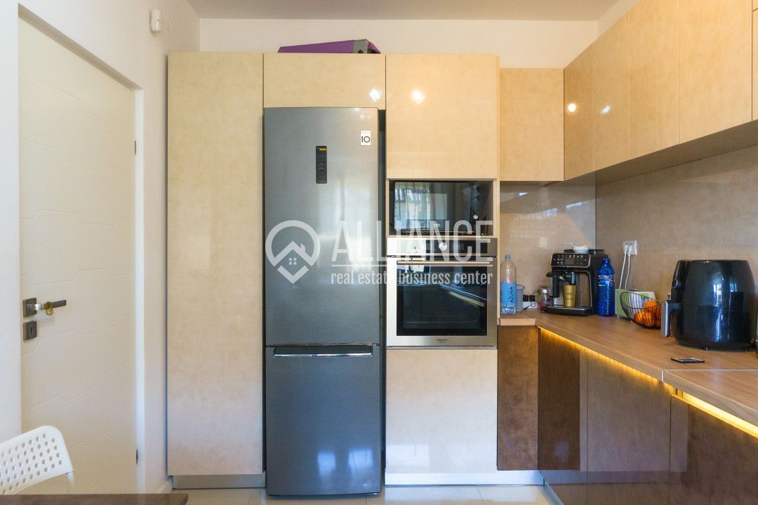 PALAZU MARE -  Vila Duplex cu 4 Camere, Panorama Superba si Curte Amenajata - Poză 42