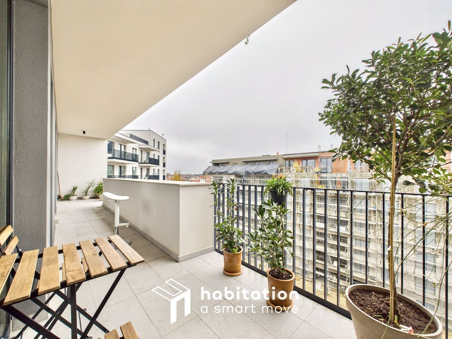 Apartament 3 camere, terasa spatioasa, zona Centralǎ - complex Paltim - Poză 23