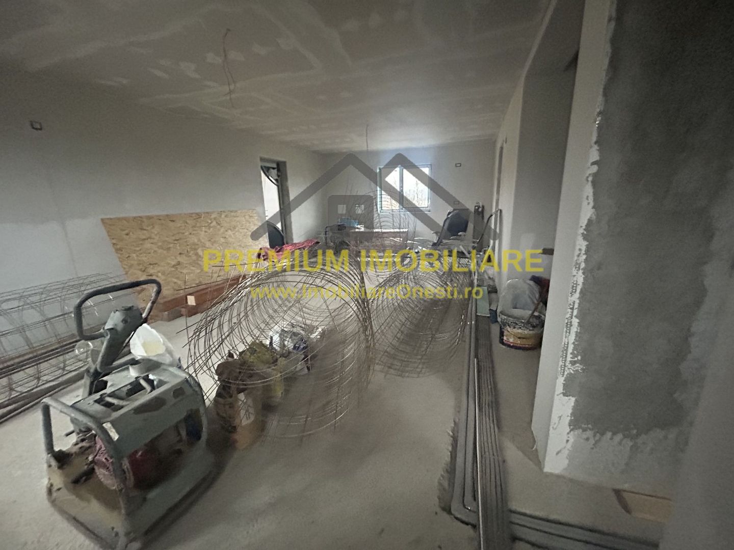 Casa la gri in Onesti - Poză 4