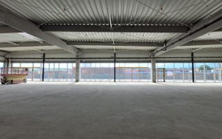 Spațiu comercial de închiriat – 1.200 mp + terasă 350 mp – Cisnădie - Poză 3