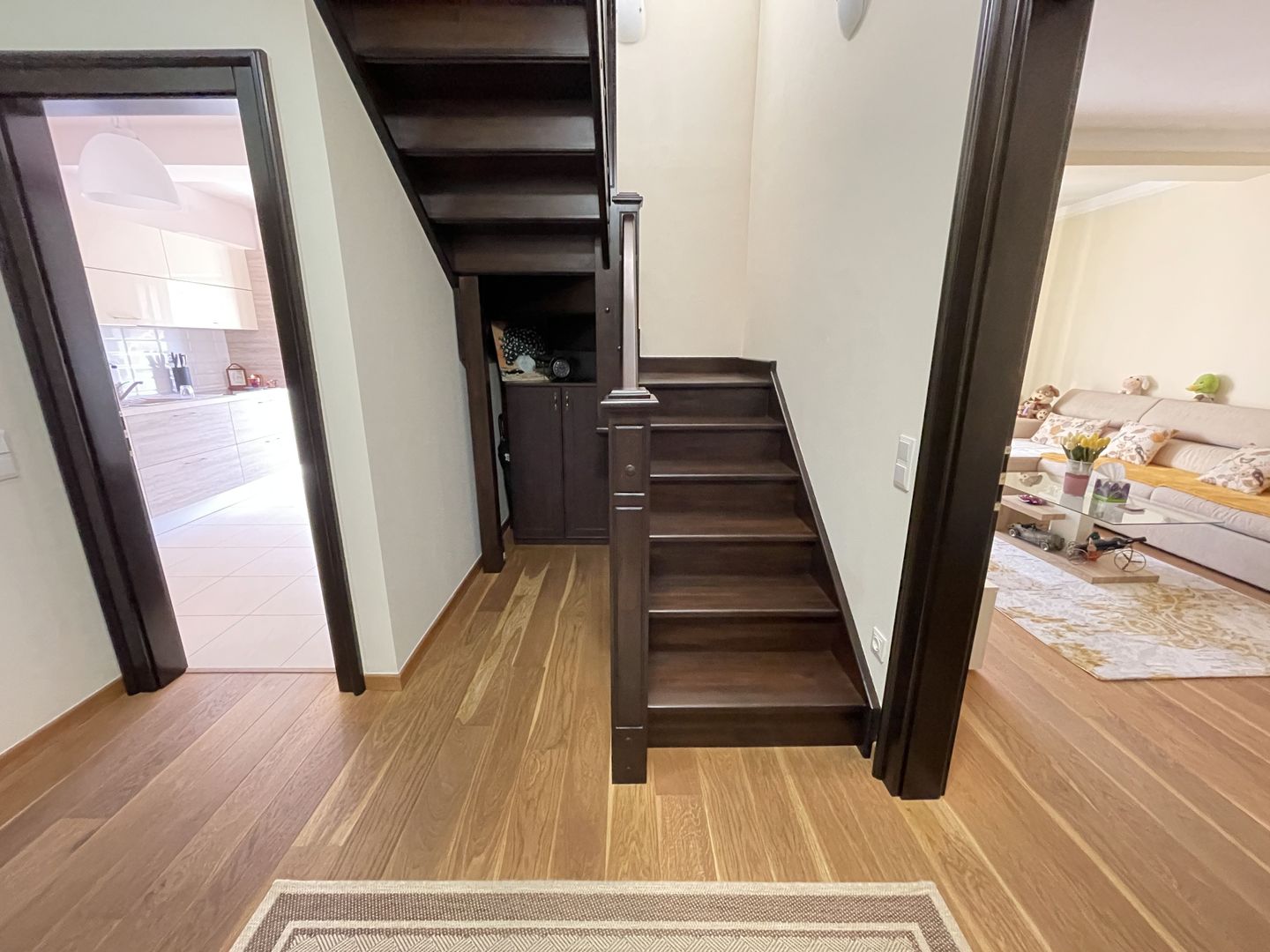 APARTAMENT DE LUX MOBILAT SI UTILAT - Poză 3