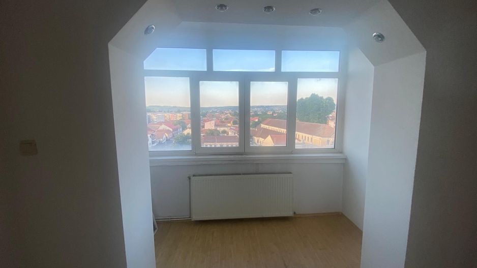 Apartamente de vânzare Lugoj , trei camere, zona Central - Poză 2