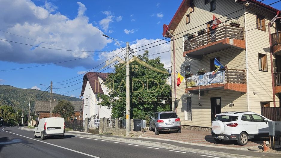 Pensiune 10 camere cu restaurant // Moieciu de Jos - Poză 3