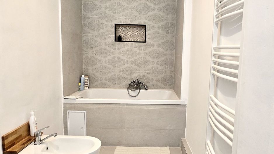 Un apartament care îți oferă orașul la un pas și vedere la Bega - Poză 17