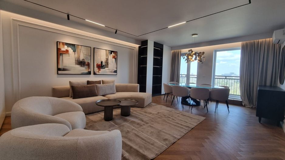 Locație Rară! 3 Camere High-End cu Vedere Spre Parcul Copiilor - Poză 1