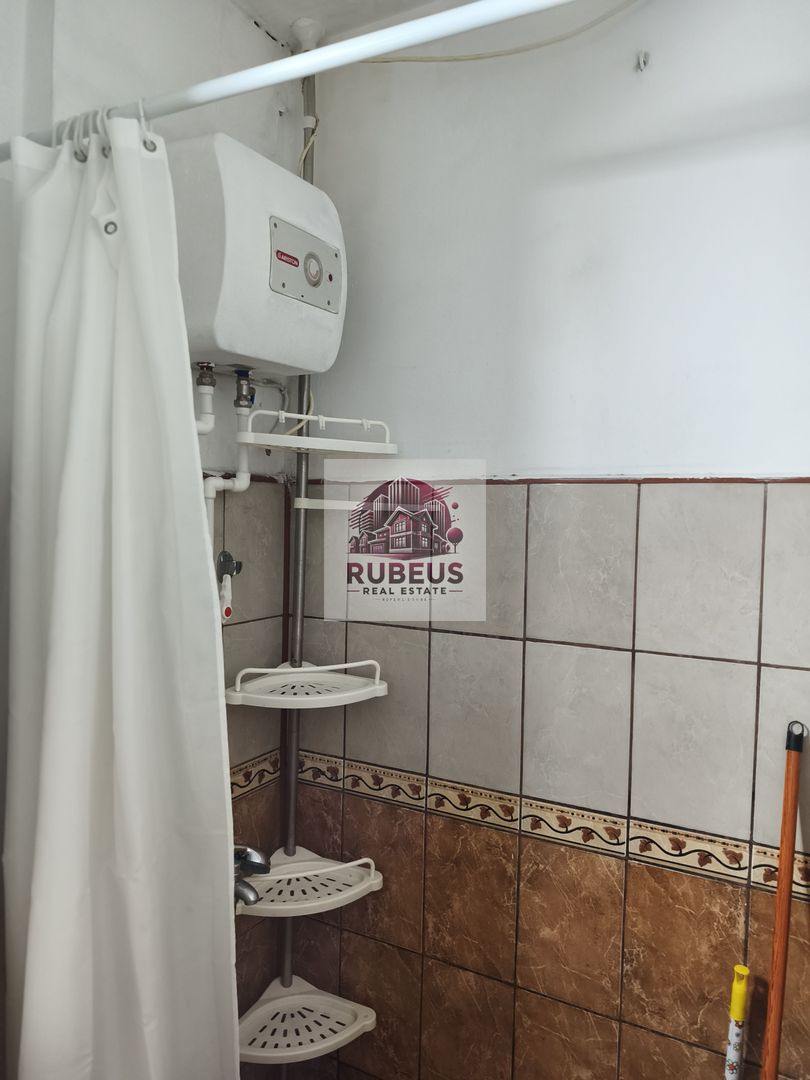 Mic la întreținere, bun la randament: apartament în Orșova - Poză 18