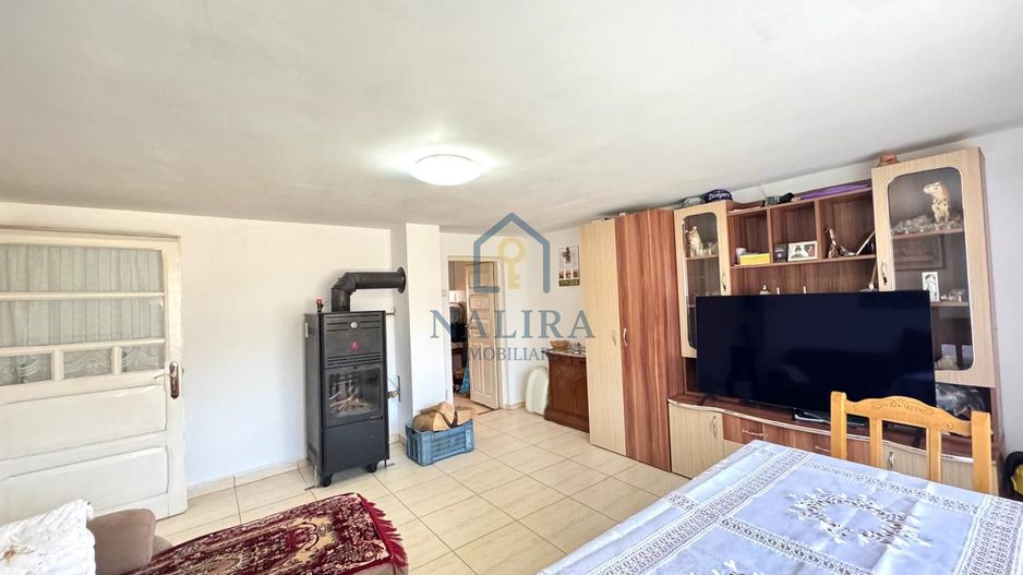 Casa de caramida de vanzare Surdesti cu teren intravilan 5000mp - Poză 9