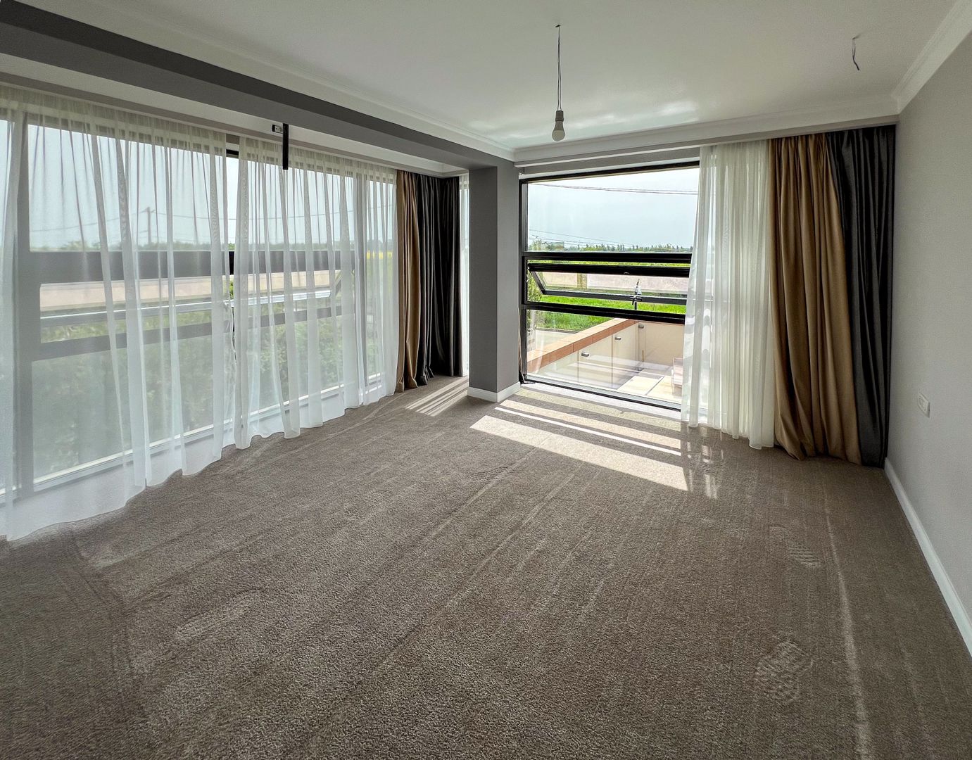 Ready to move  |  Vila premium cu piscina și jacuzzi încălzite - Poză 44