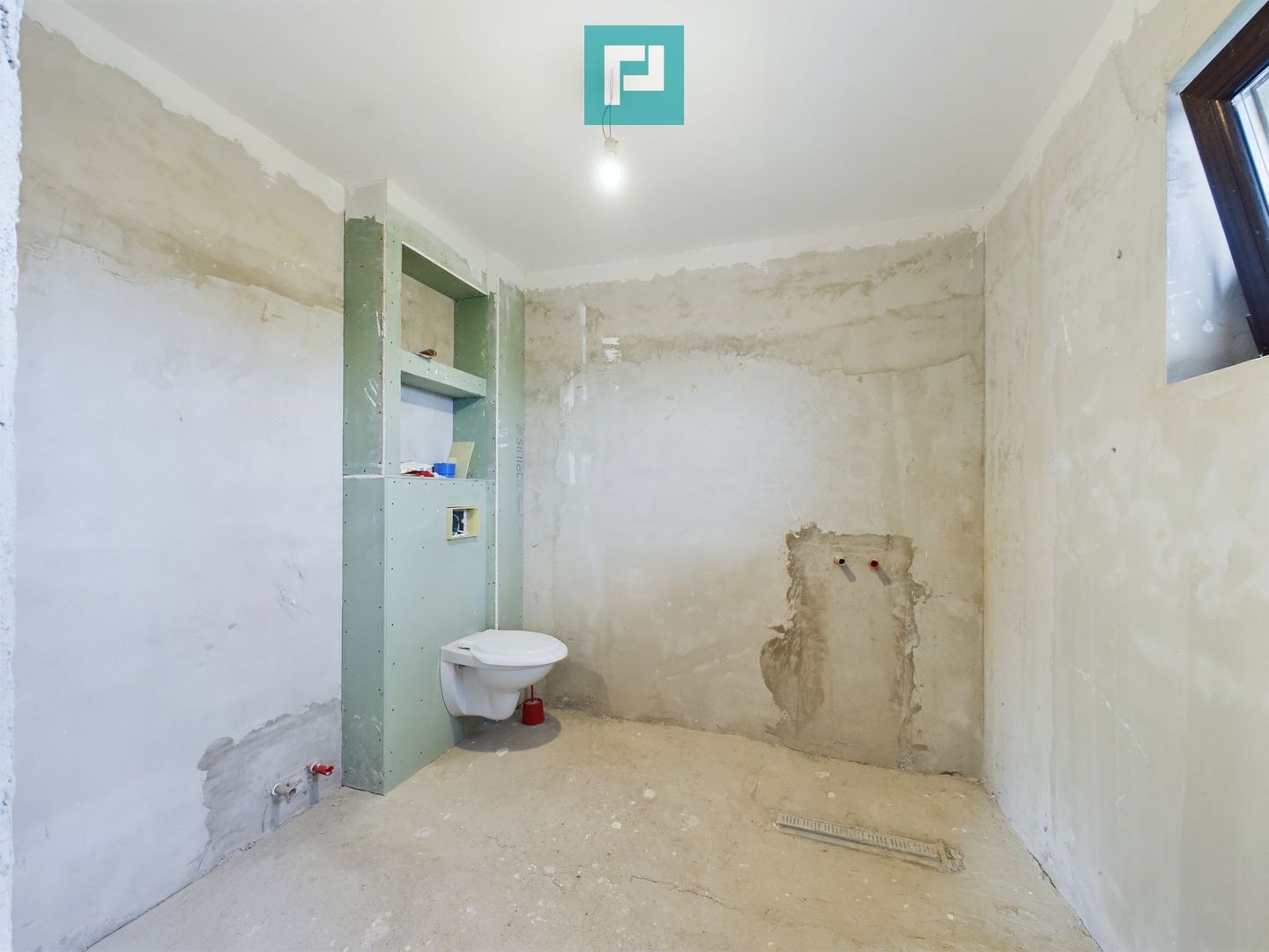 Casă la gri în Livada - Poză 5