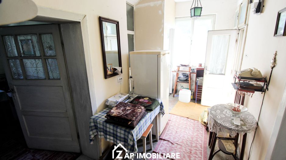 Cartierul 7 Noiembrie - Casă P+E Solidă - Singu - Poză 5