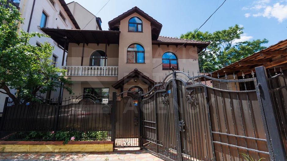 Chirie, spațiu de birouri, 236 mp, strada București, Centru - Poză 1