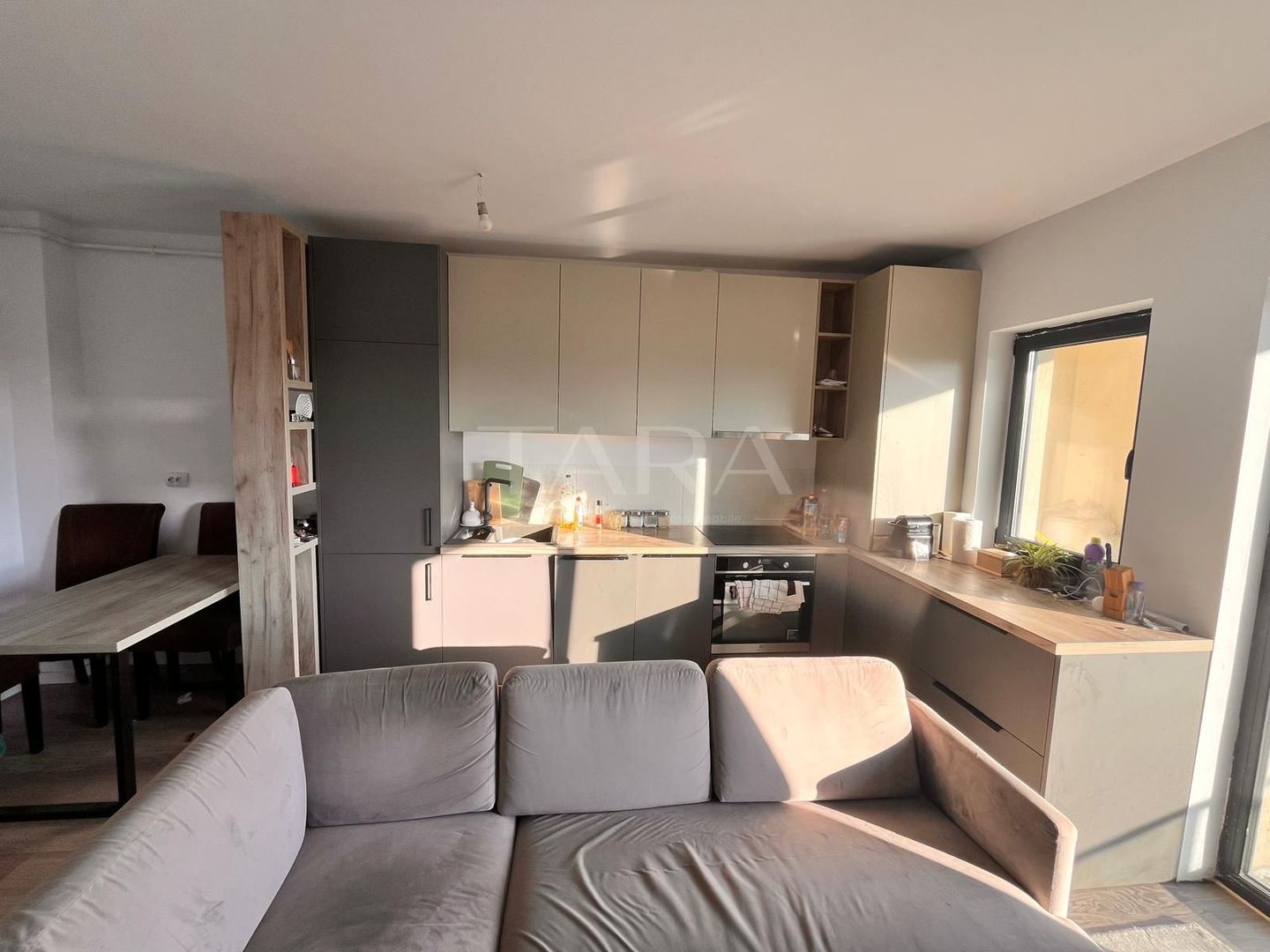 Apartament cu 3 camere, 2 balcoane și parcare subterană, Florești. - Poză 1