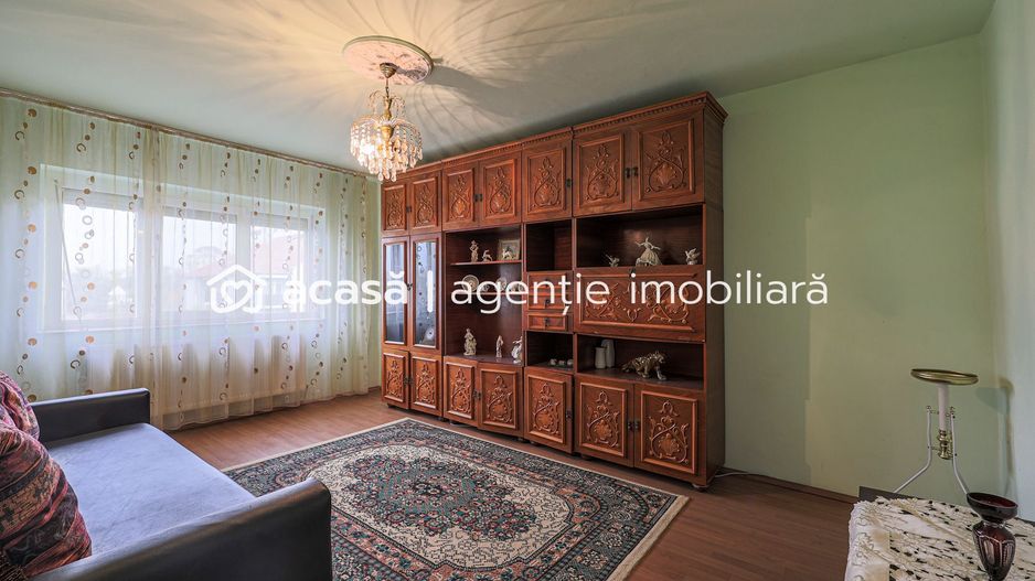 Rezervat Apartament cu 3 camere decomandat in Zona 300 - Poză 2