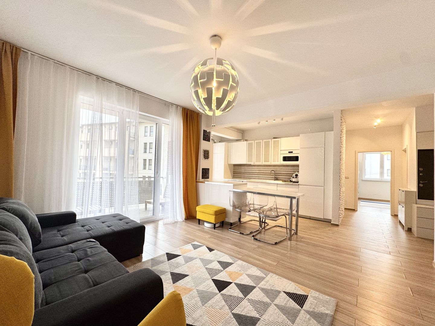 3 camere Braytim, modern, lift, etaj 1, balcon generos - Poză 2