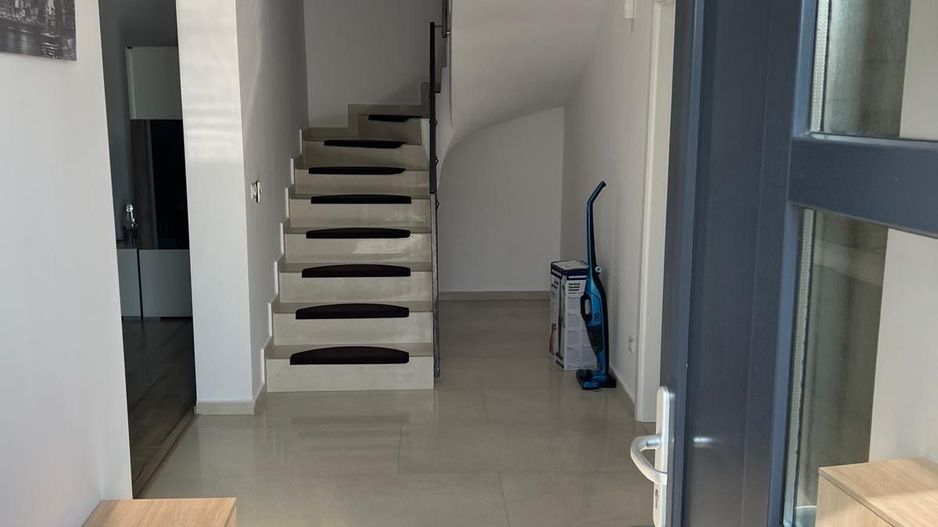 Duplex de închiriat în Dumbrăvița – 4 camere, 130 mp, teren 360 mp - Poză 4