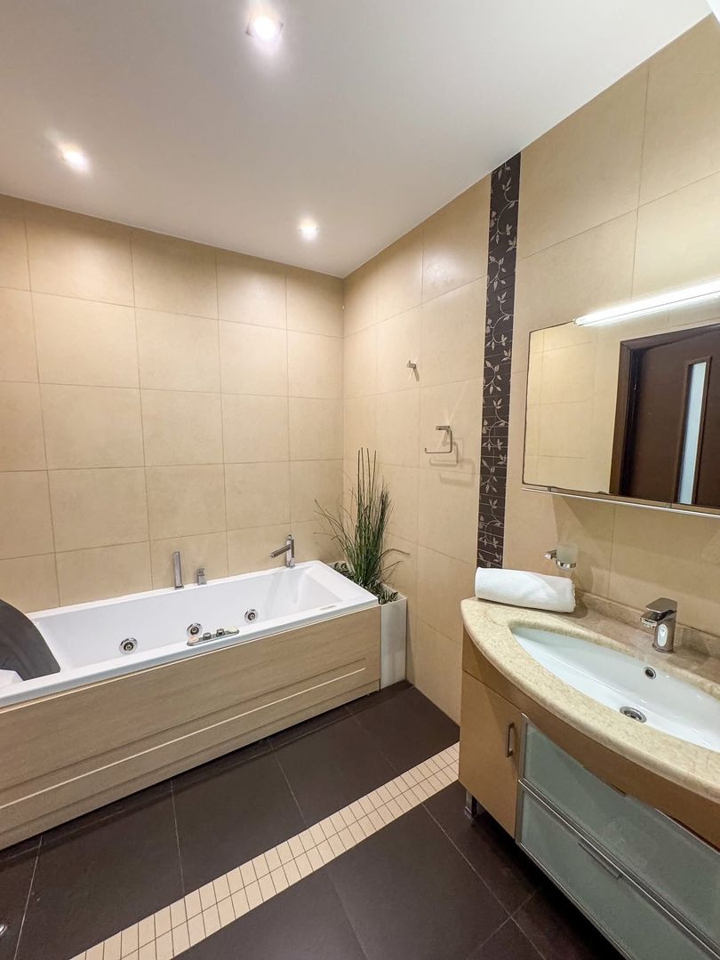 Apartament 3 camere spațios – KM 5, Constanța | Parcare subterană - Poză 6