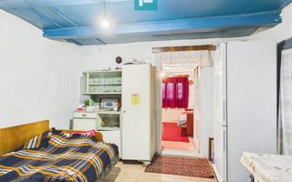 Casă cu 2 corpuri și 4 camere în Tauț - Poză 7