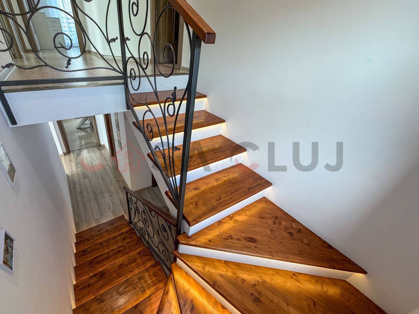 Casa individuală cu teren de 1400 mp, Salicea - Poză 9