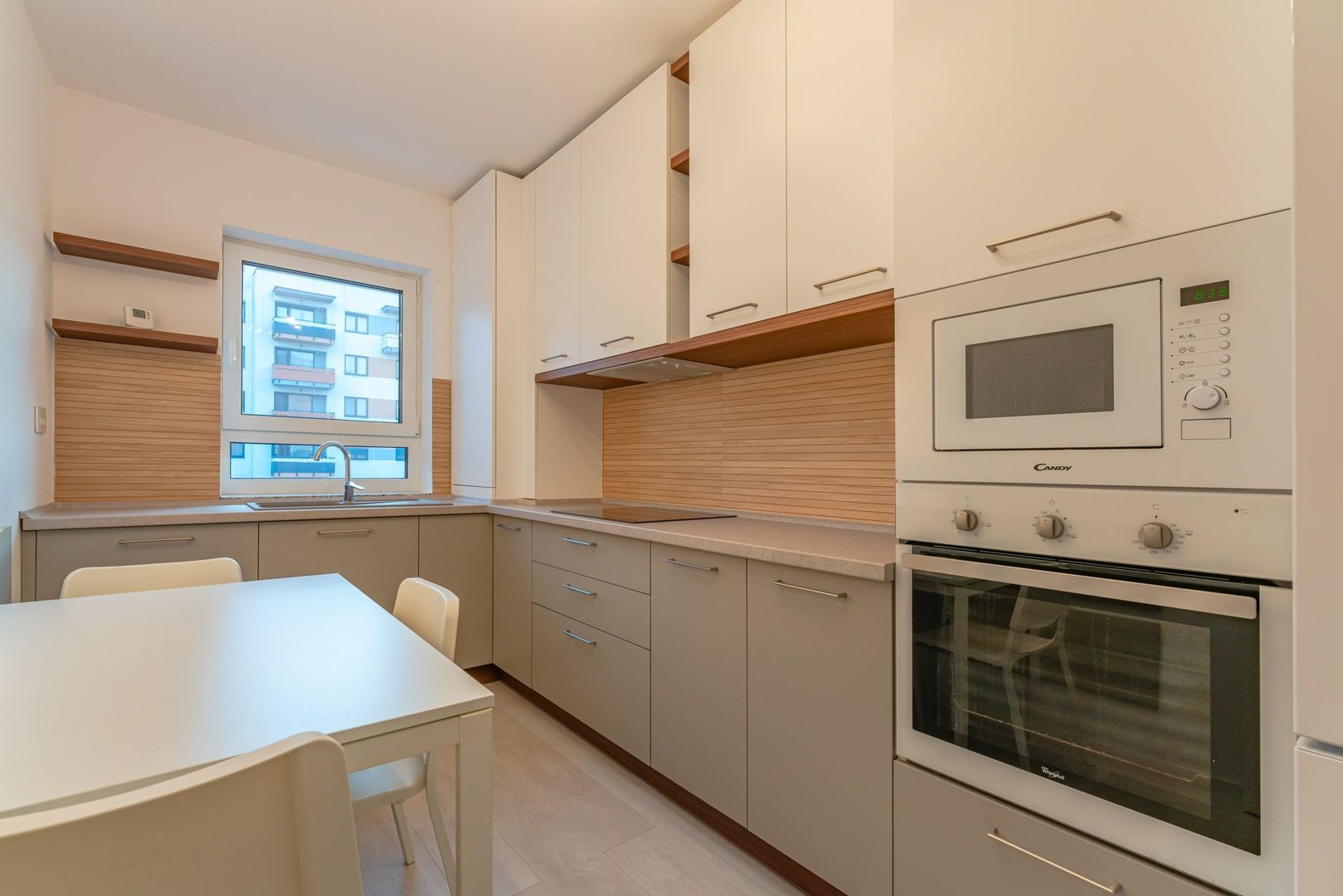 Apartament 2 camere de închiriat în Maurer Villas cu loc de parcare - Poză 4