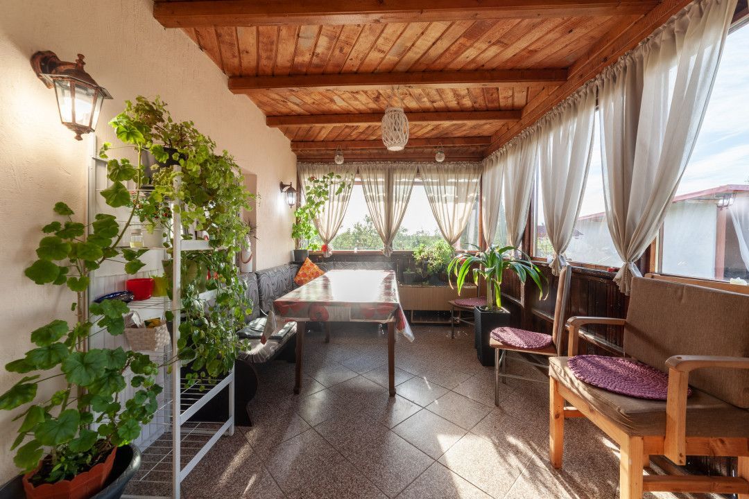 Casa cu teren generos si gradina spectaculoasa – Comuna Cuca, Arges! - Poză 8
