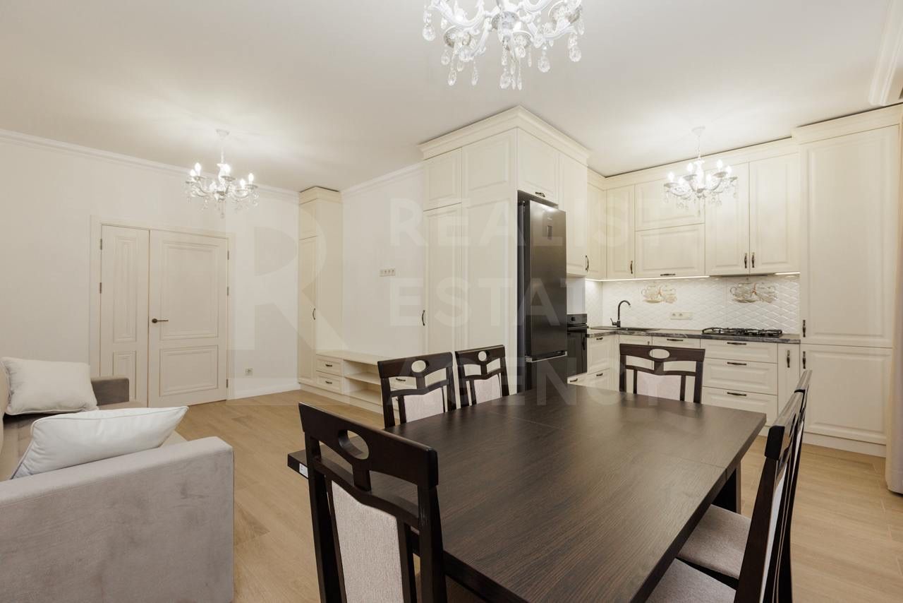 Chirie, apartament, 3 camere, str. Petru Movilă, Centru - Poză 1