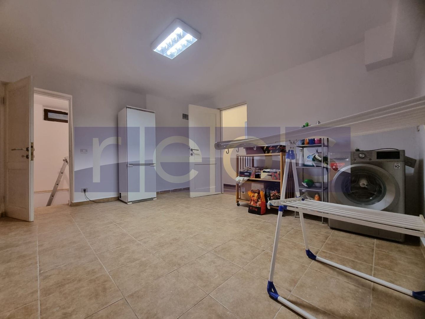 VANZARE- 9- CAMERE (S+P)- VILA -COTROCENI - Poză 36