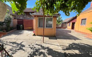 casa individuala Varias apa centrala pe gaz canalizare 1500mp - Poză 2