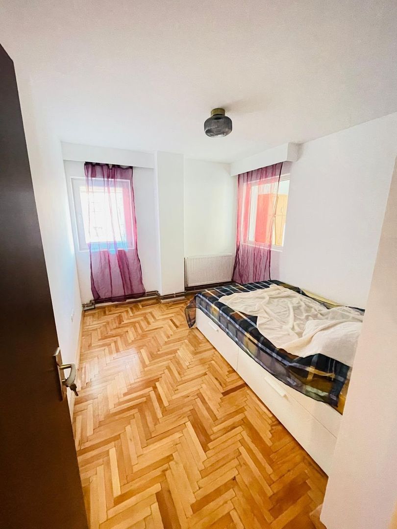 Închiriez apartament 3 camere ultracentral - Poză 6
