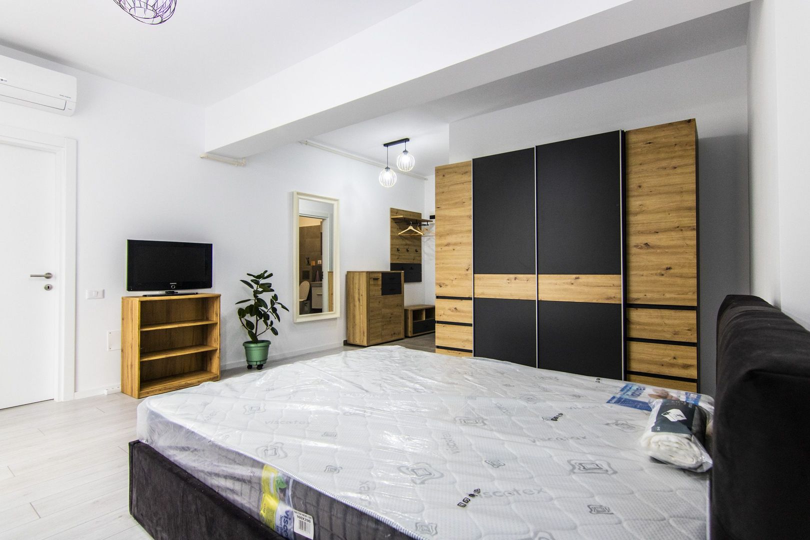 Garsoniera De Inchiriat | langa Metrou | Iuliu Maniu | Mobilata si Utilata - Poză 8