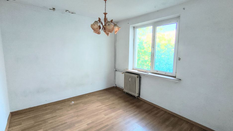 Apartament 3 camere semidecomandat Berceni - Poză 1