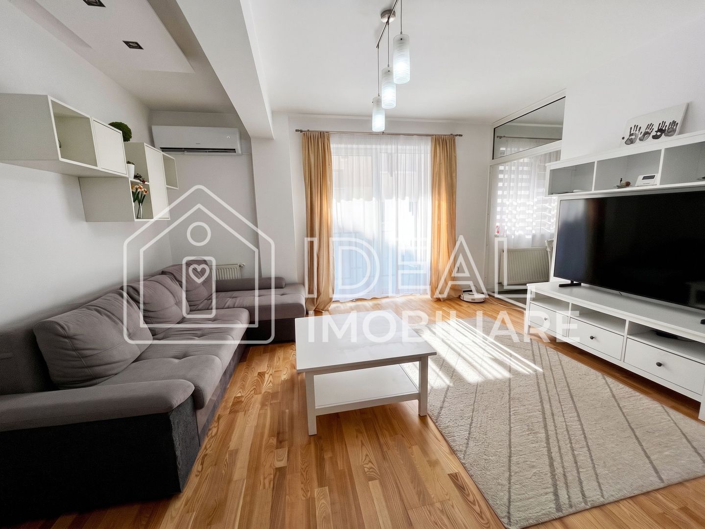 Apartament 3 camere cu balcon generos, parcare și pivniță – Turnișor - Poză 1
