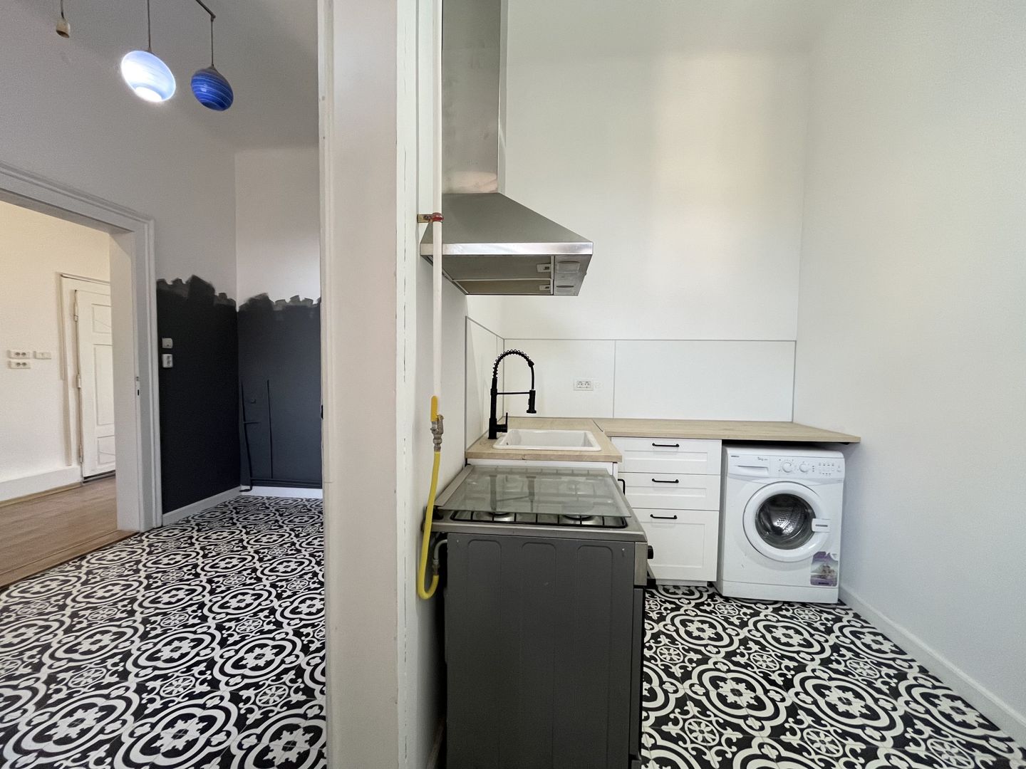 Un apartament spațios cu  2 camere, in , zona Centrala - Take Ionescu - Poză 10