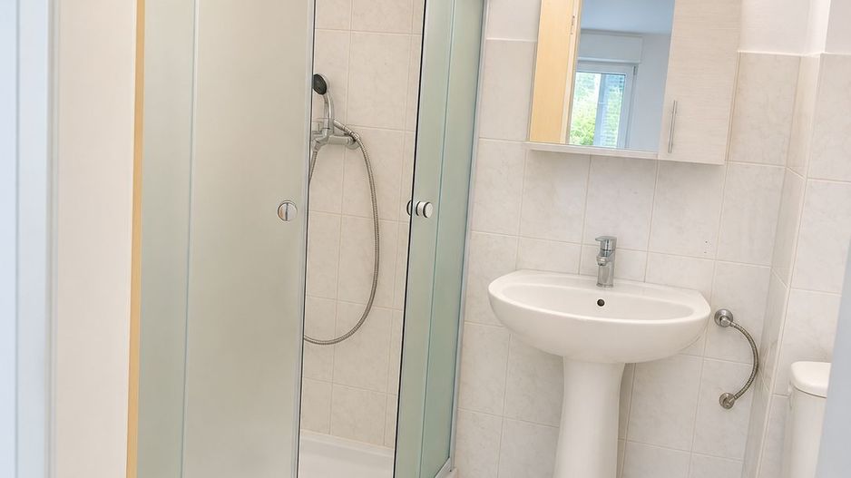 Vand pensiune angajati 15 camere strada Mures - Poză 4