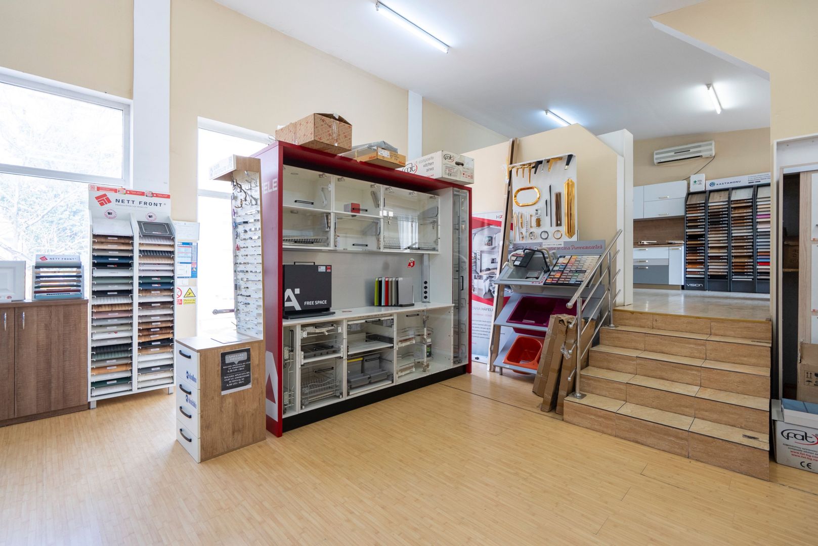 Spatiu Comercial, cu depozit, locuri de parcare, Iosia - Poză 8