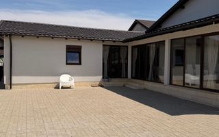 Casă pe parter în Vânători, Vrancea – proprietate de lux, 865 mp teren - Poză 2
