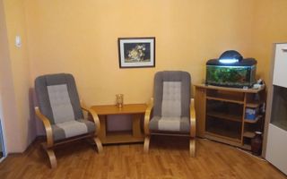 De inchiriat apartament 2 camere Micro 20 , 300 euro - Poză 2