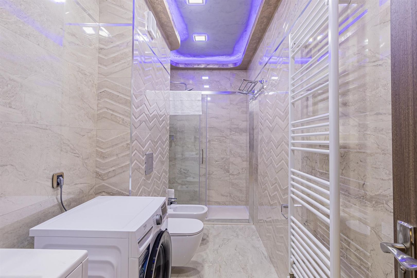 Apartament 2 camere | 2 bai | LUX | Parcare | Tractorul - Poză 5