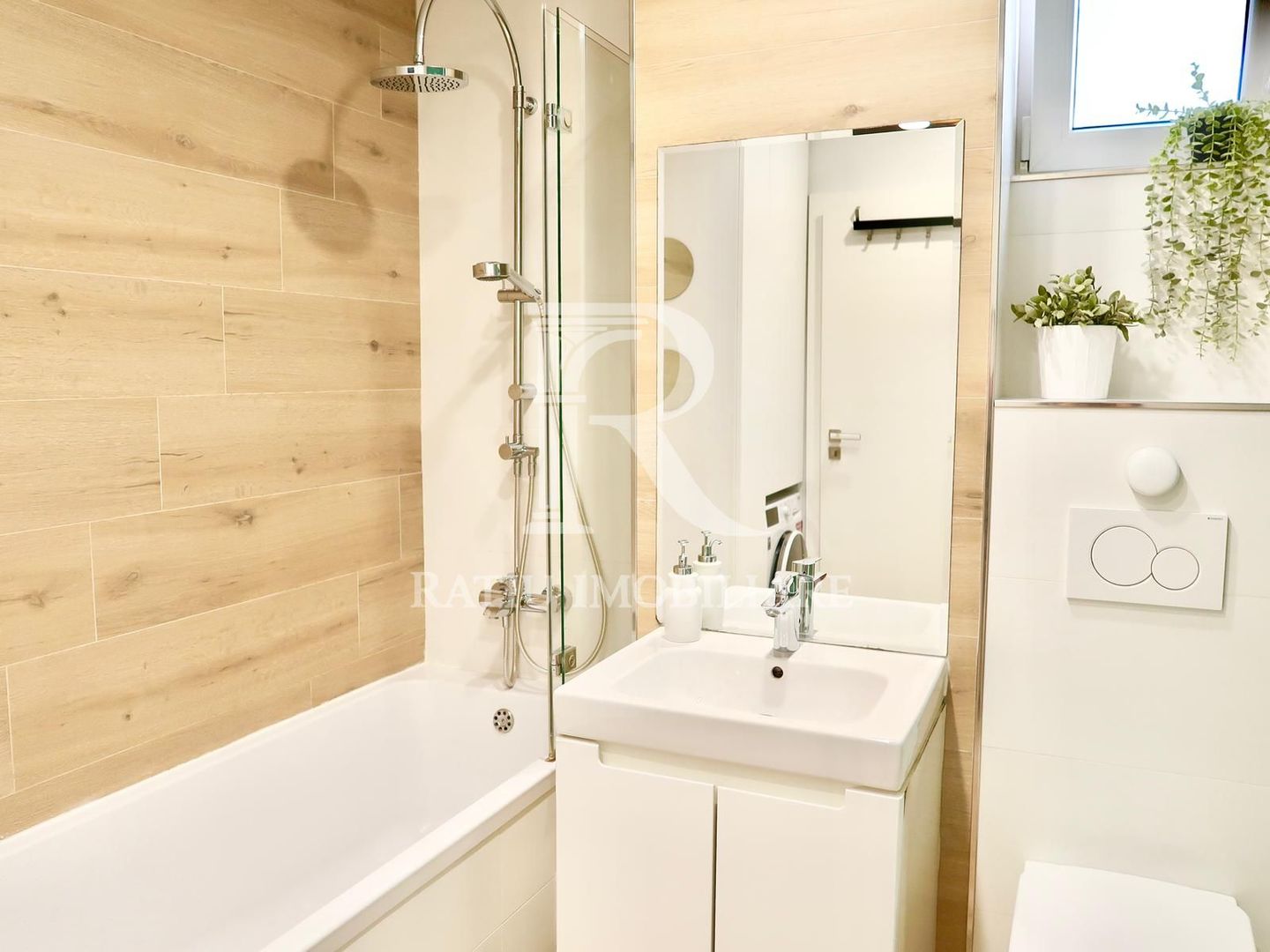 Apartament cu 3 camere | Vedere panoramică deosebită | Oradea - Poză 12