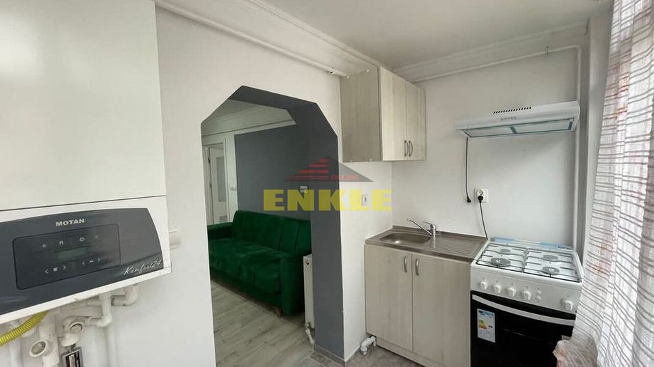 De închiriat apartament cu 3 camere, zona Piața Mare - Poză 6