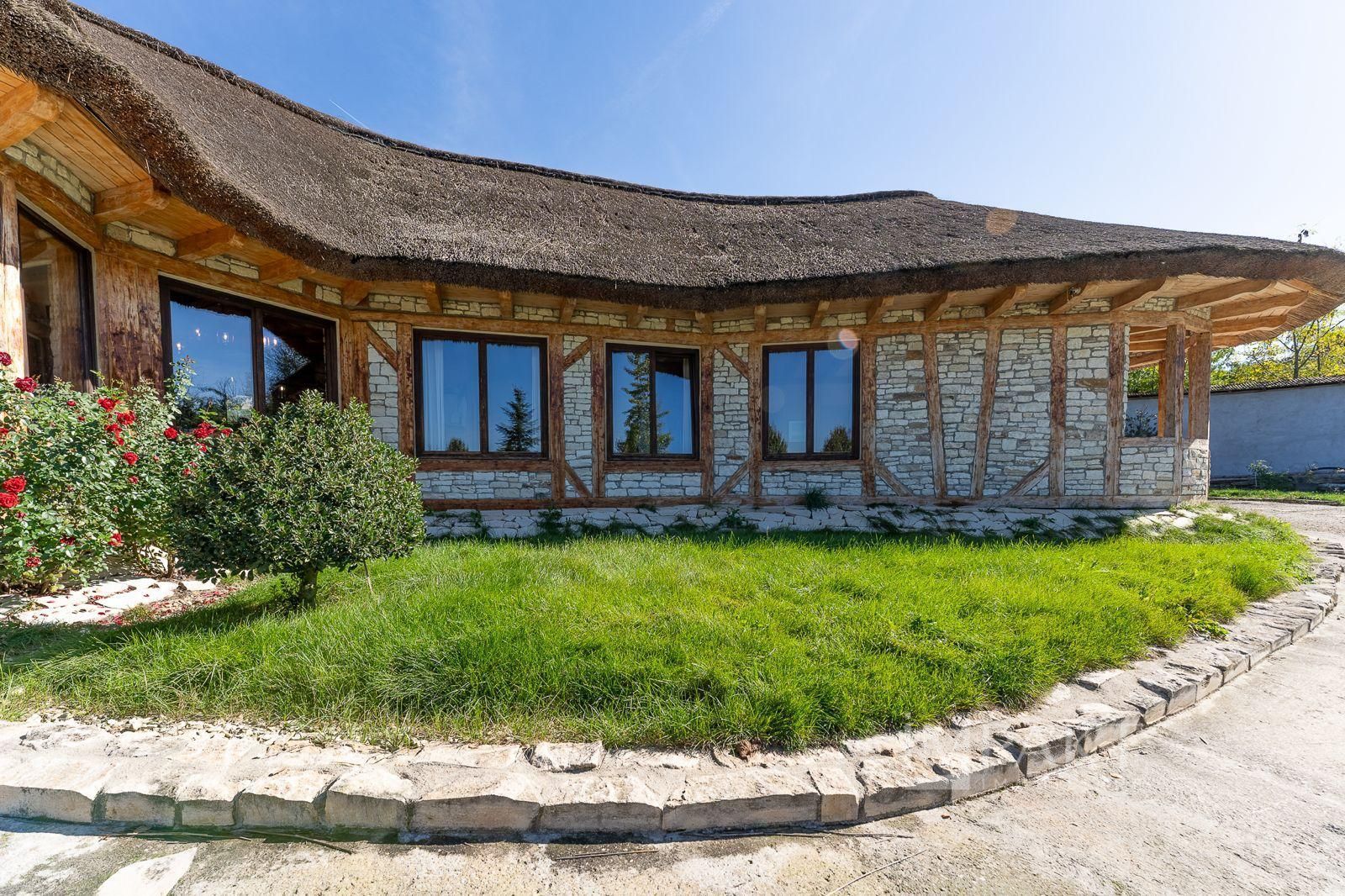 De vanzare casa unica pe teren de 3400mp, cu iaz si gradina - Borhanci - Poză 20