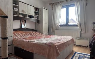 Casă de vânzare în Pucioasa! - Poză 13