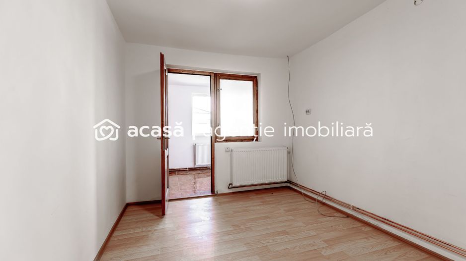 Casă renovată complet în Sânleani/Livada. - Poză 11