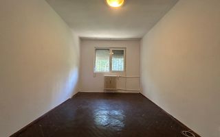 Apartament cu 3 camere și boxă în zona Complex KM5 - Poză 3