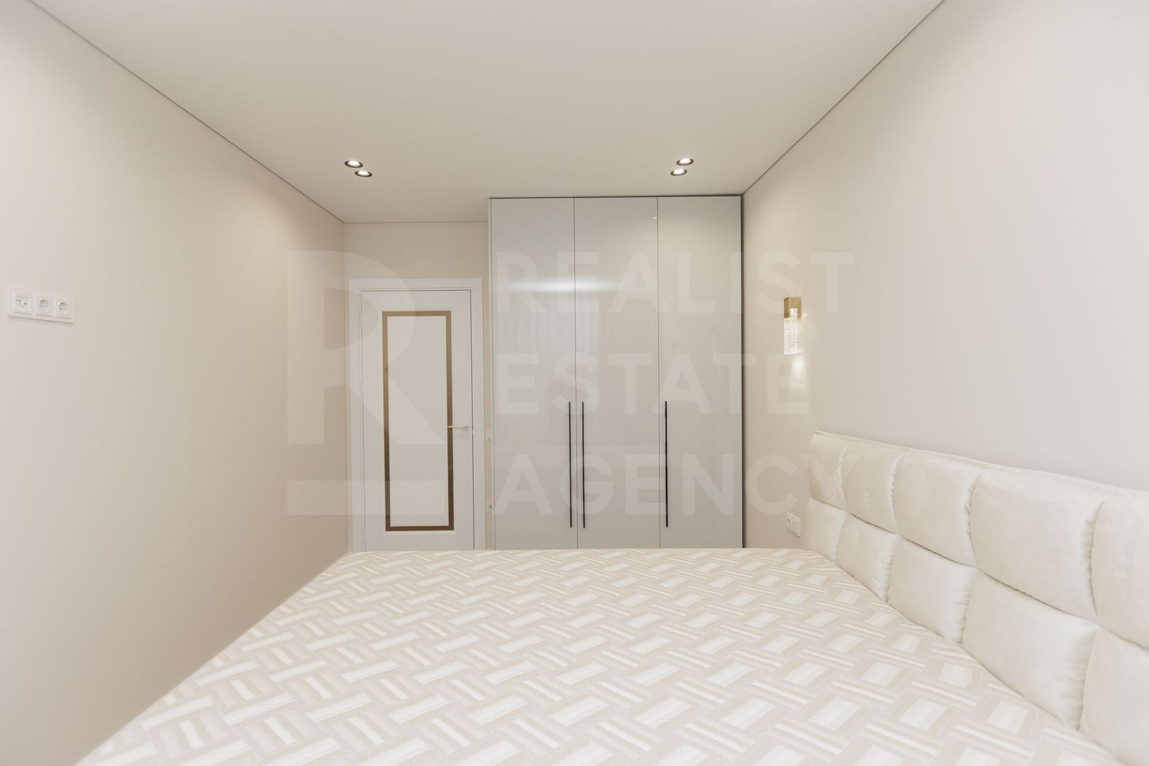 Vânzare, apartament, 2 odăi + living, str. Ion Buzdugan, Buiucani - Poză 9